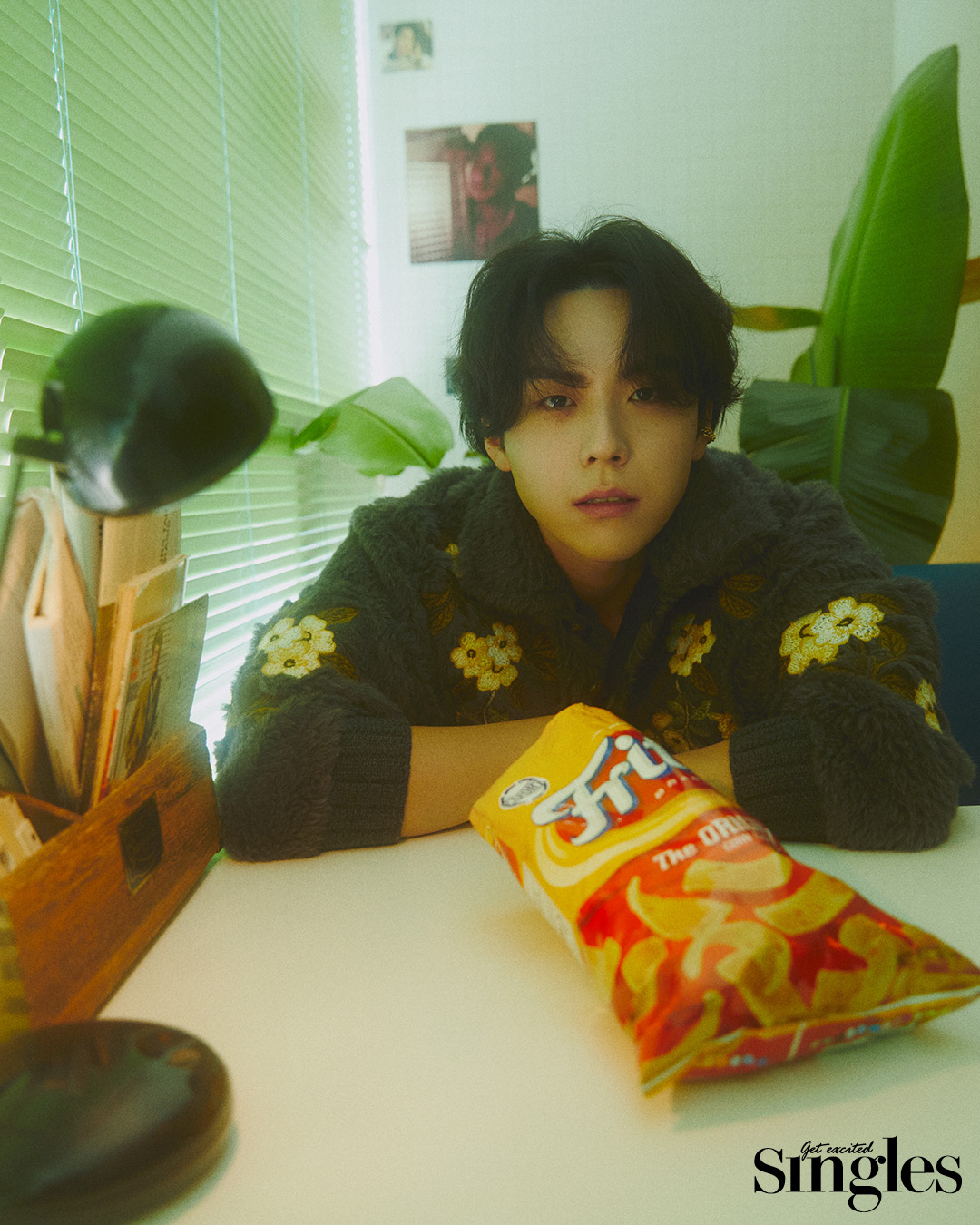 배우 김도훈과 에트로가 등장하는 싱글즈 화보 